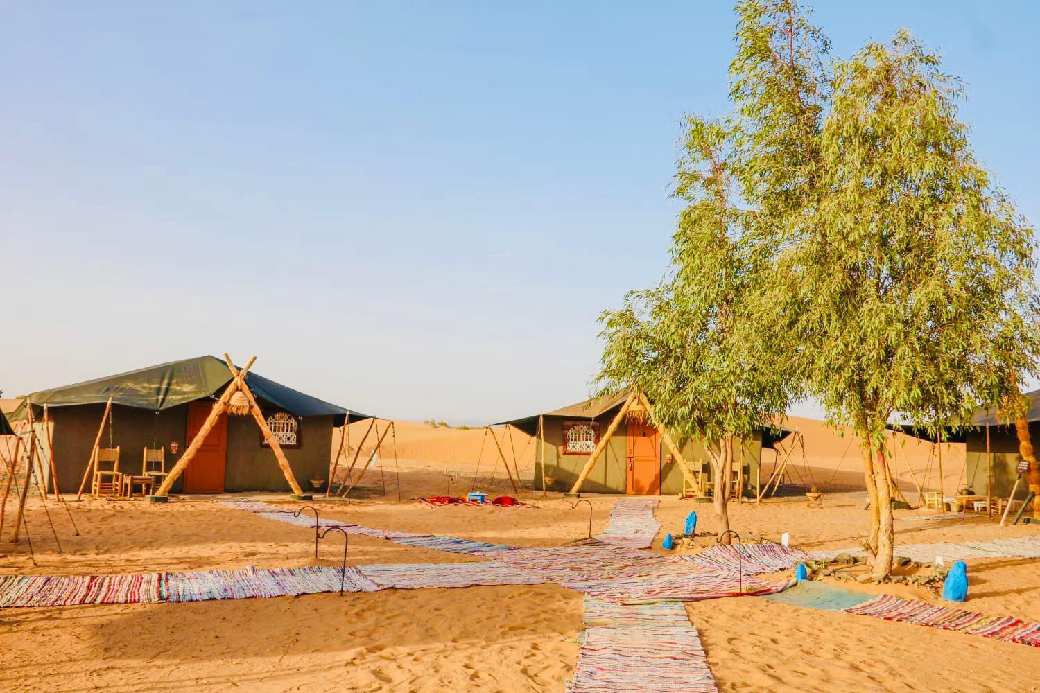 Pueblo Touareg - Private Tents เมอร์ซูกา ภายนอก รูปภาพ